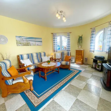 Strelitzia With Private Pool & Amazing View Villa